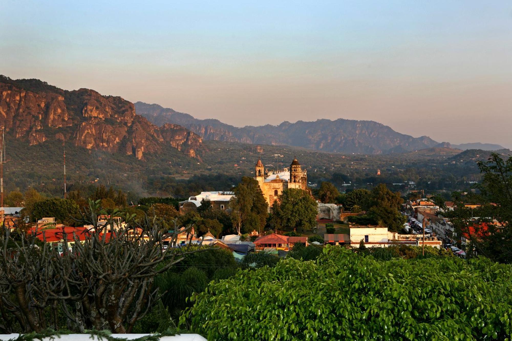 Posada Del Tepozteco - Hotel & Gallery Tepoztlán Eksteriør billede